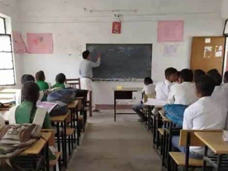 Uttar Pradesh Aims to Lead School Education System, Focuses on Transformational Reforms